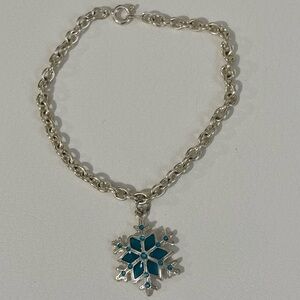 Vintage looking or vintage silver tone enamel snowflake bracelet #255